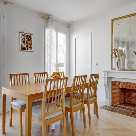 Style Parisien A Proche Republique Apartment *